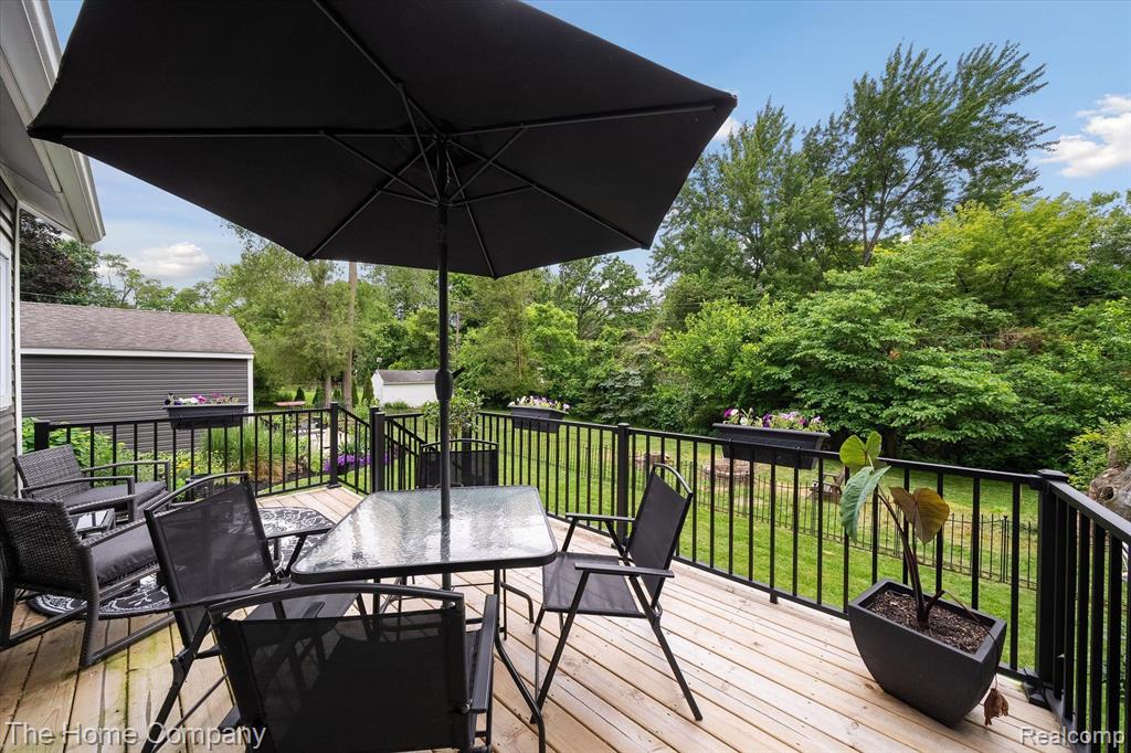 764 Dunreath Street, Wolverine Lake, MI 48390 — Photo 32