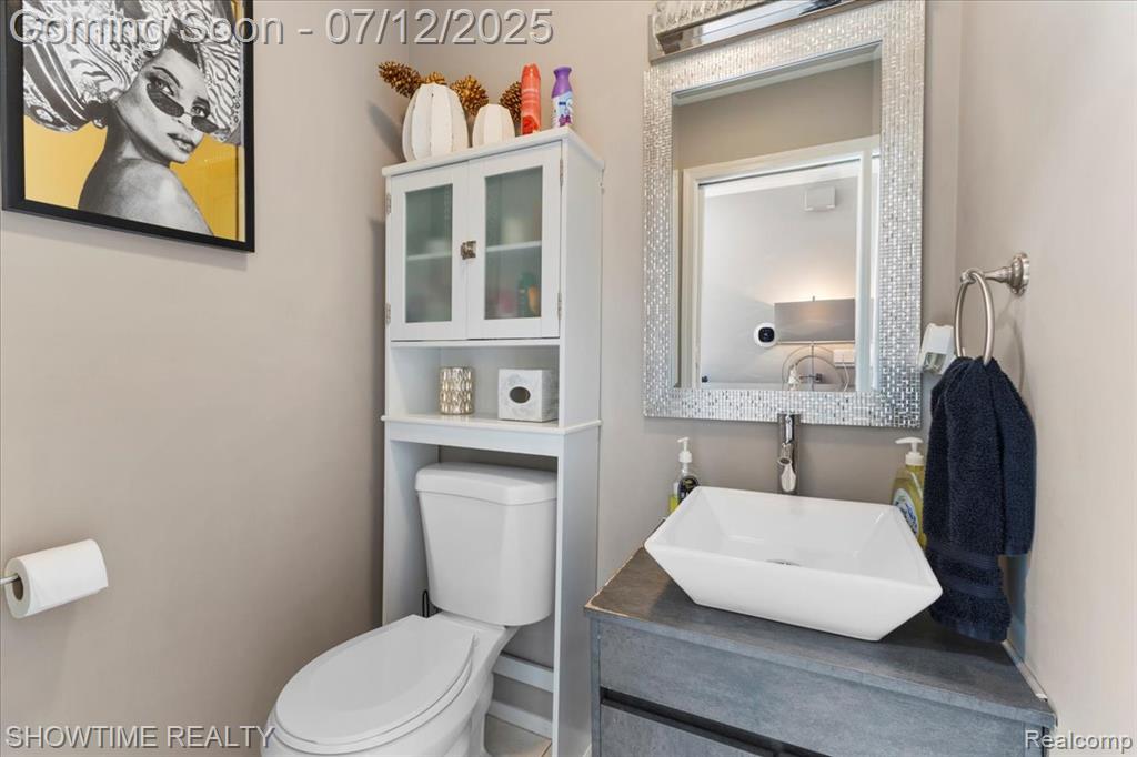 41741 Lore Court, Clinton Twp, MI 48038 — Photo 18