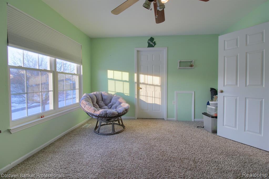 6647 ROBINDALE Drive, Ypsilanti, MI 48197 — Photo 24
