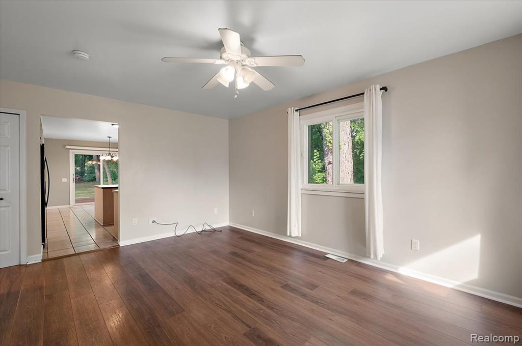 8809 Arlington Street, White Lake, MI — Photo 18