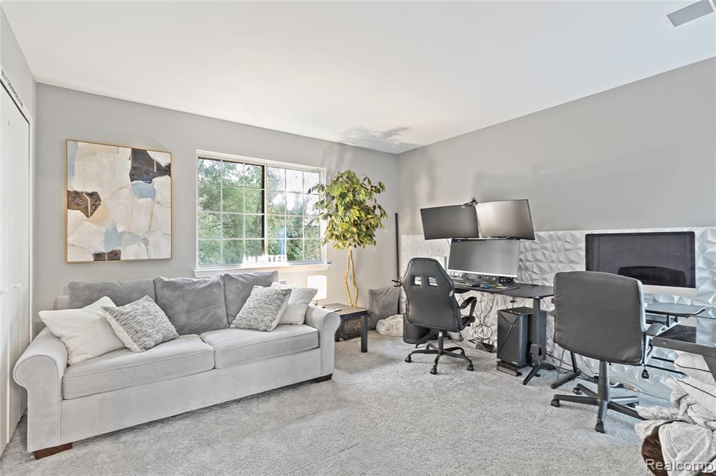 549 Winwood Court, Walled Lake, MI 48390 — Photo 30