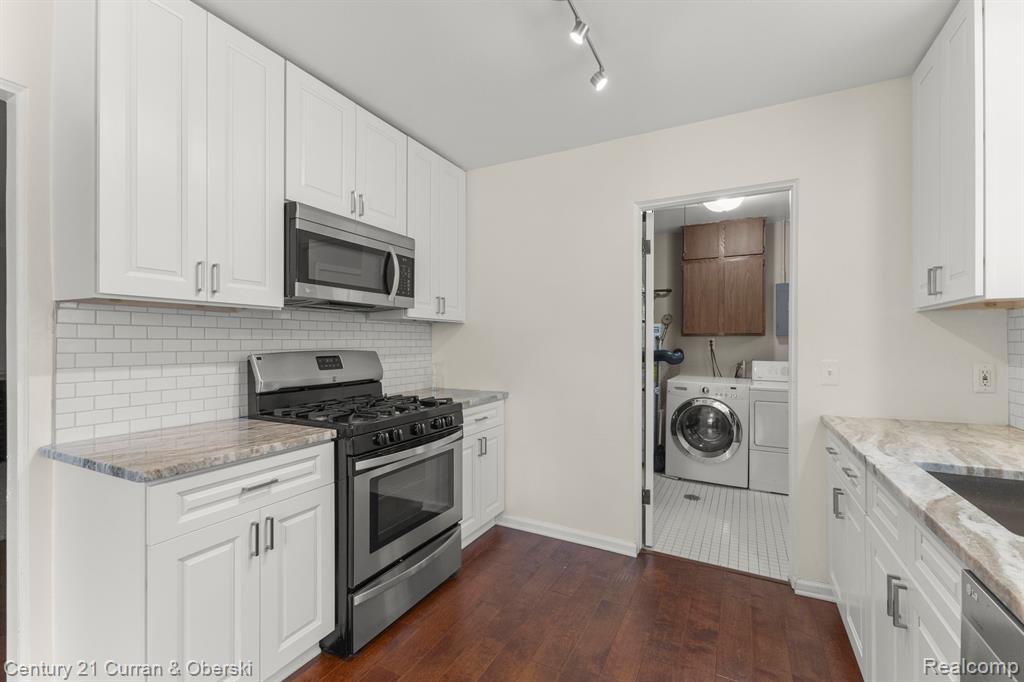 7244 FENTON Street, Dearborn Heights, MI 48127 — Photo 9