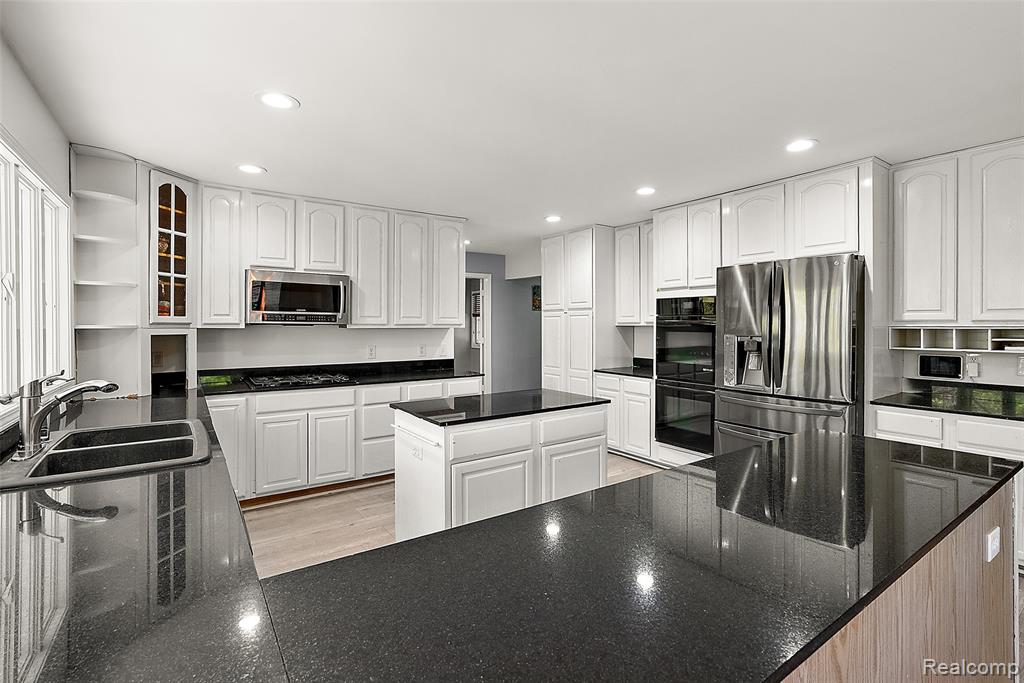 2475 S Ortonville Road, Ortonville, MI 48462 — Photo 10