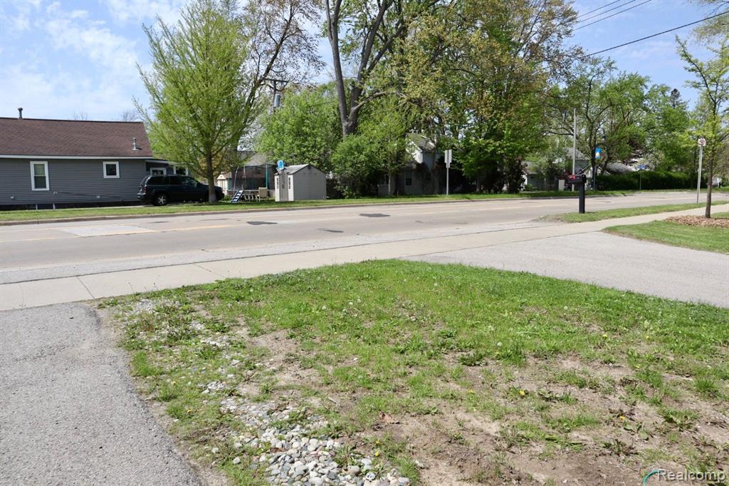 1833 CASS LAKE Road, Keego Harbor, MI 48320 — Photo 22
