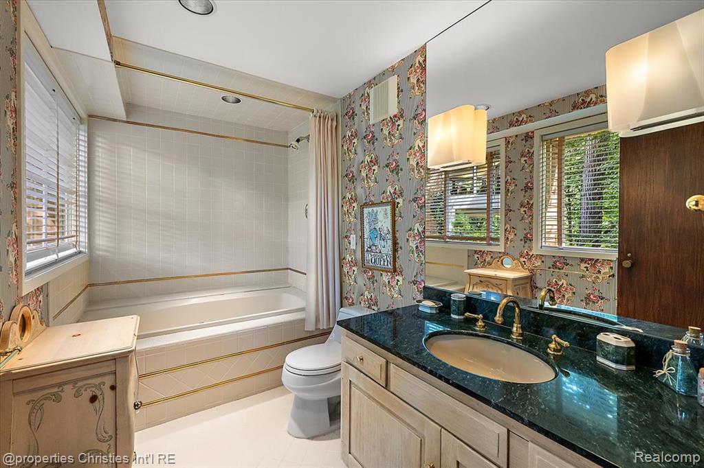 4647 Private Lake Drive, Bloomfield Hills, MI 48301 — Photo 61