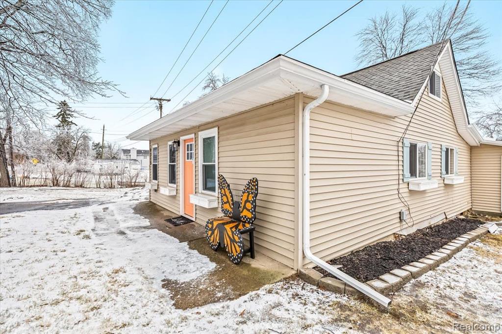 9115 Gale Road, White Lake, MI — Photo 2