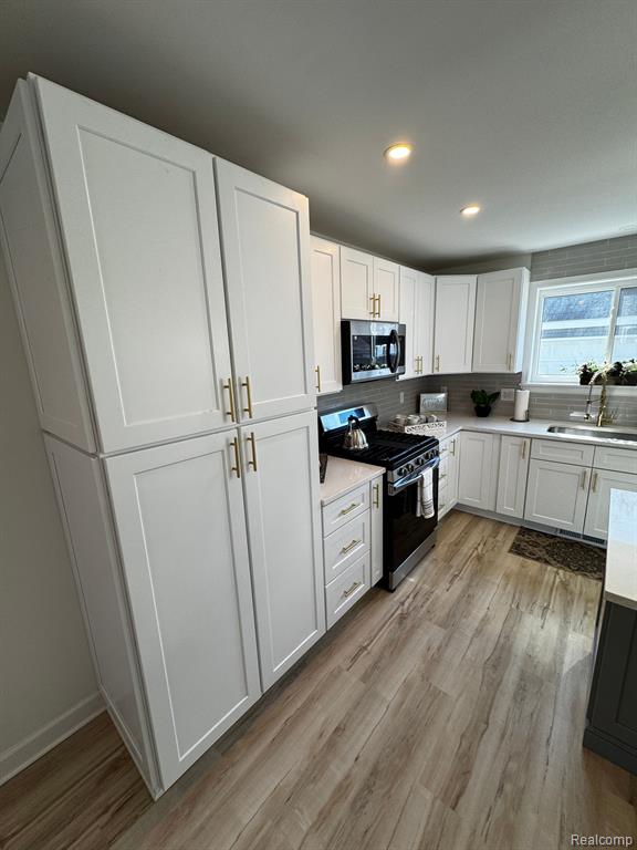 520 E EVELYN Avenue, Hazel Park, MI 48030 — Photo 9