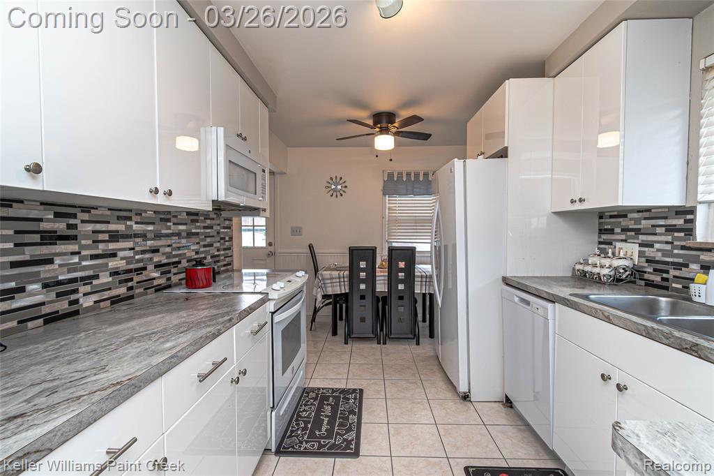 8250 Arnold Street, Dearborn Heights, MI 48127 — Photo 14