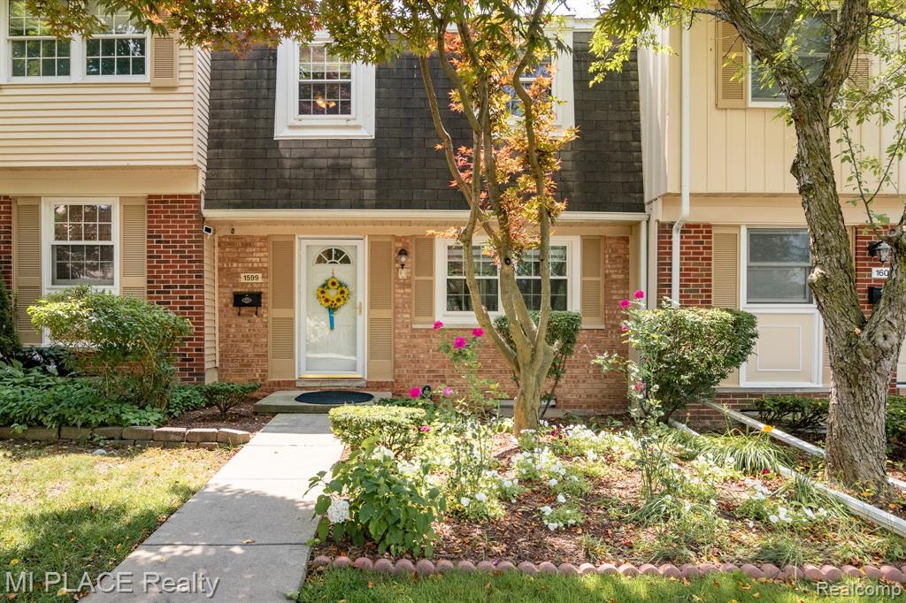 1599 Brentwood Drive, Troy, MI 48098 — front exterior