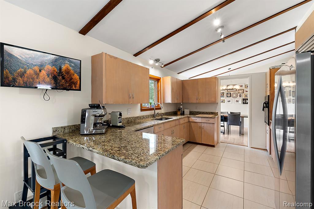 6606 VACHON Court, Bloomfield Hills, MI 48301 — Photo 9