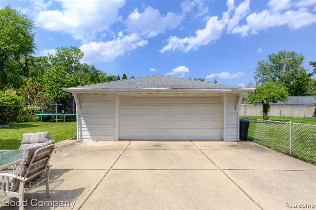 663 GOODALE Avenue, Clawson, MI — Photo 29