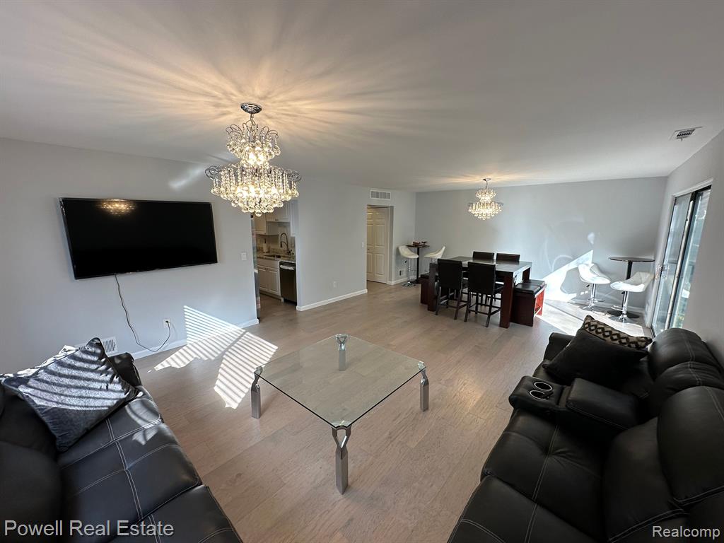 27129 FARMBROOK VILLA Drive, Southfield, MI 48034 — Photo 14