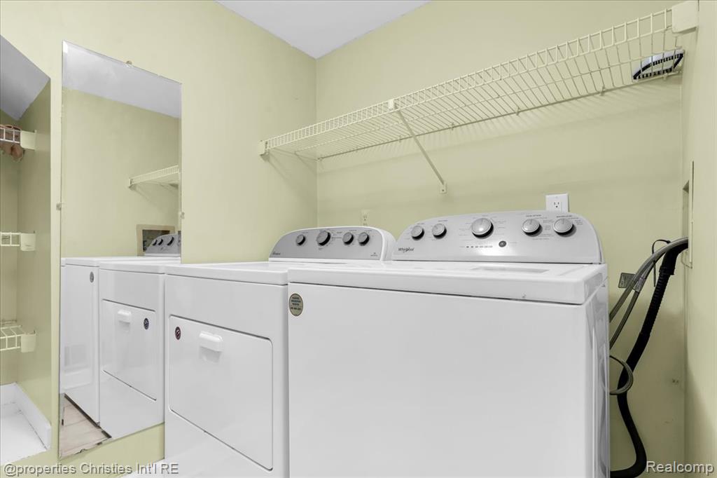 6651 Hearthside Court, West Bloomfield, MI — Photo 20