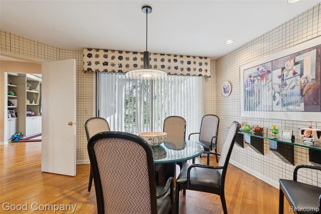 5104 Woodcliff Hill Road W, West Bloomfield, MI 48323 — Photo 23