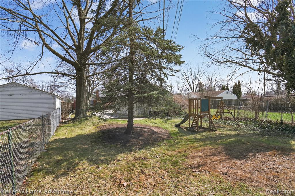 4000 Tulane Street, Dearborn Heights, MI 48125 — Photo 33