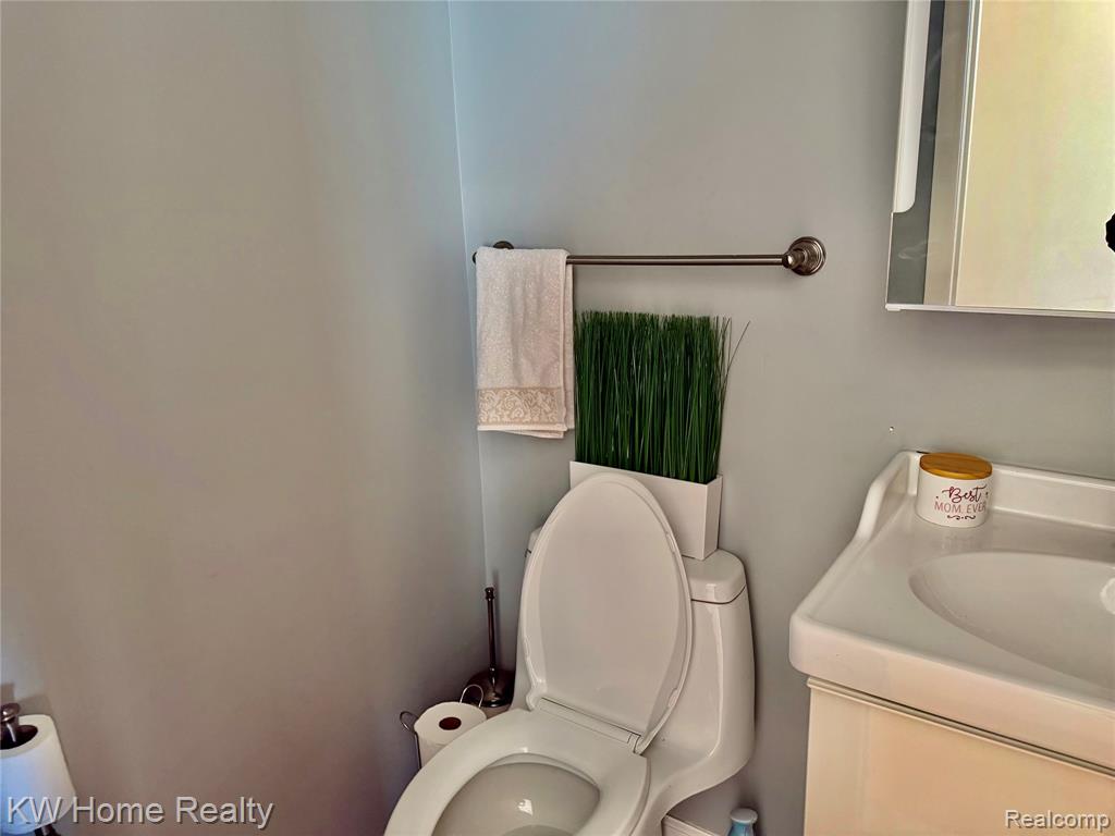 5481 S Piccadilly Circle, West Bloomfield, MI — Photo 9