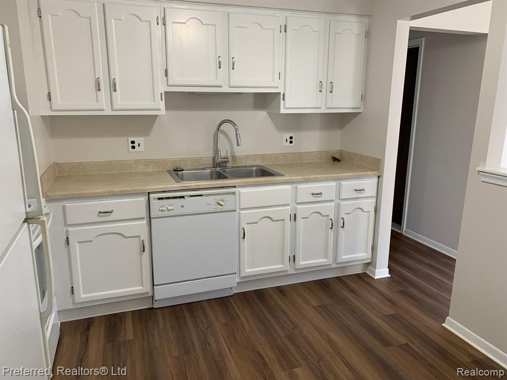 41552 Bedford Drive, Canton, MI 48187 — Photo 7