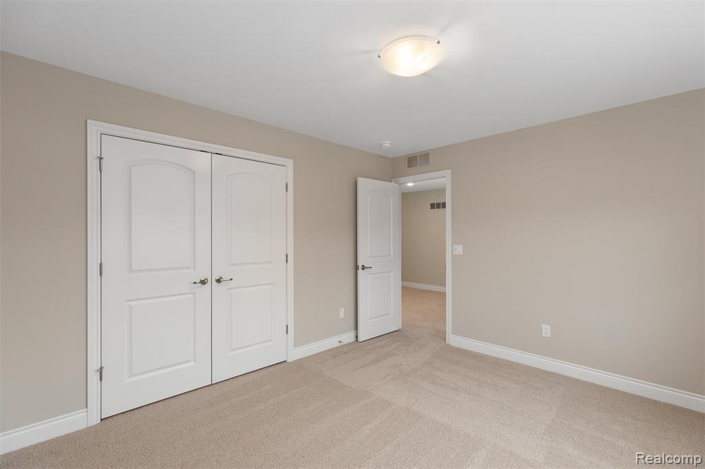 807 Balmoral Ln, Troy, MI 48085 — Photo 17