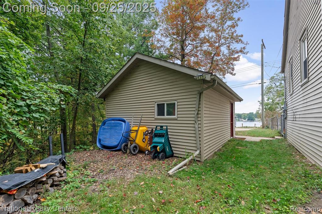 1136 Lakeshore Drive, Columbiaville, MI 48421 — Photo 23