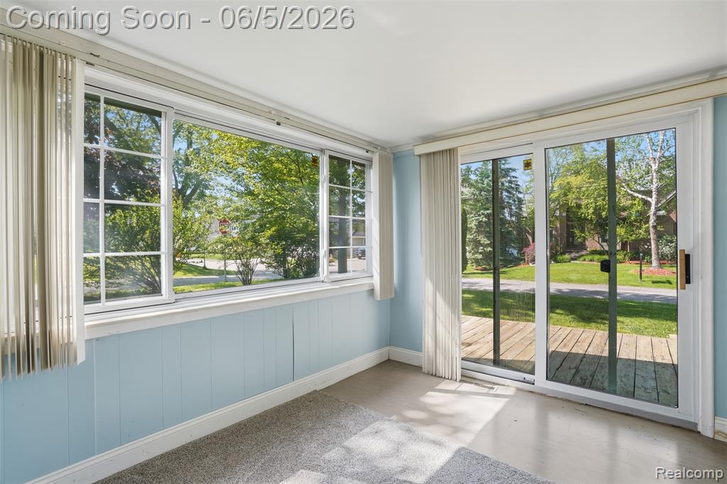 7085 Colony Drive, West Bloomfield, MI 48323 — Photo 8