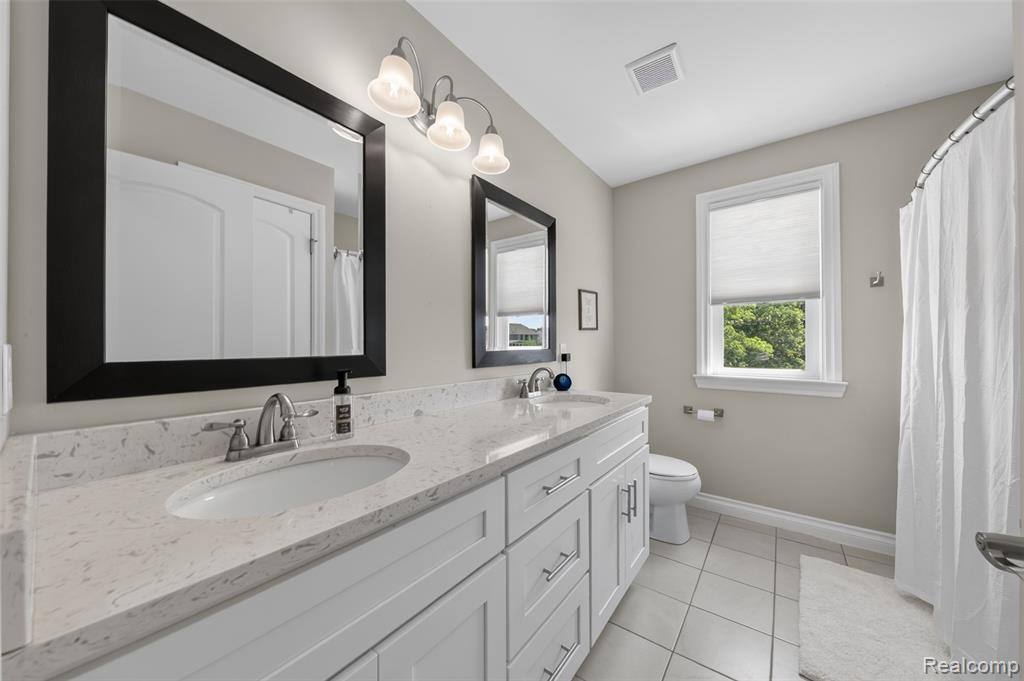 2429 Walnut View Dr, Howell, MI 48855 — Photo 14