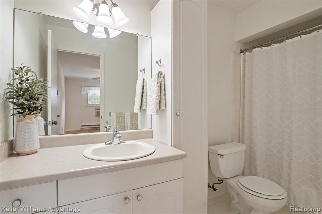 7510 Woodview Street, 4, Westland, MI — Photo 16
