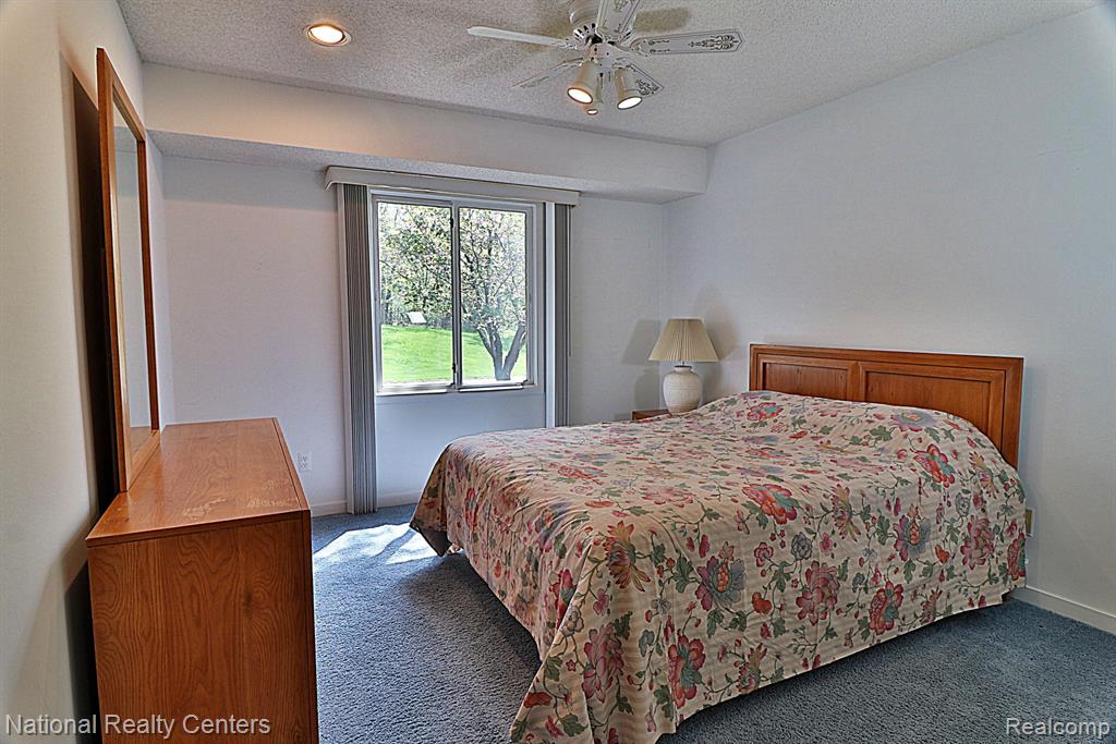 6400 PINECREST, West Bloomfield, MI — Photo 21