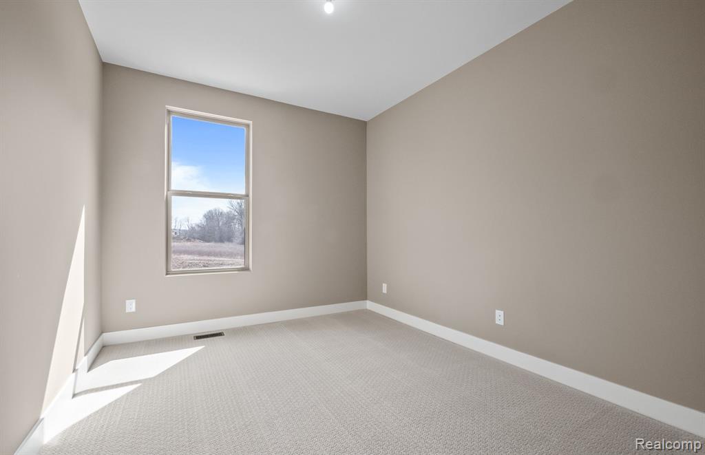 748 W SPANIEL Drive, Ann Arbor, MI 48108 — Photo 19