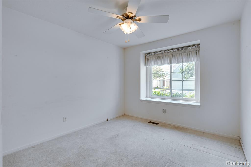 37306 Amhurst Drive, Westland, MI — Photo 22