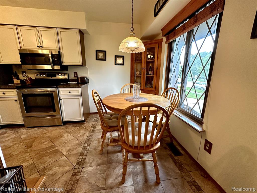 24297 Simmons Drive, Novi, MI — Photo 15