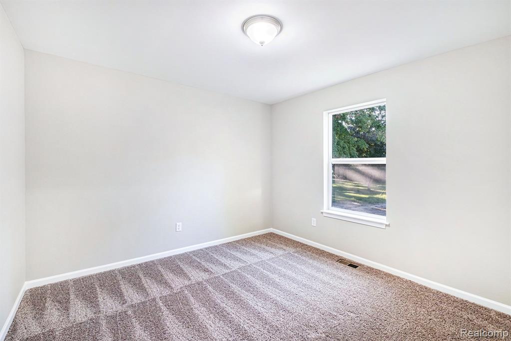 4350 Chicory Lane, Burton, MI 48519 — Photo 13