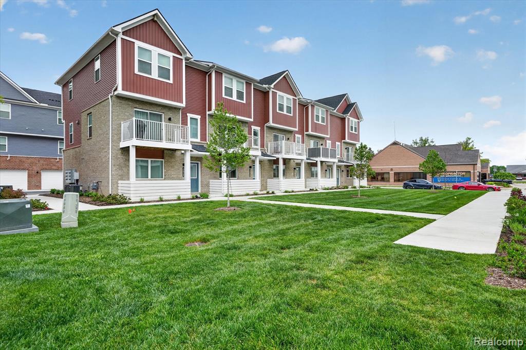 4876 E Ludlow Lane, Troy, MI 48085 — Photo 2