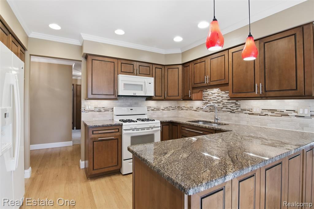 4425 Gardner Street, Sterling Heights, MI 48310 — Photo 13