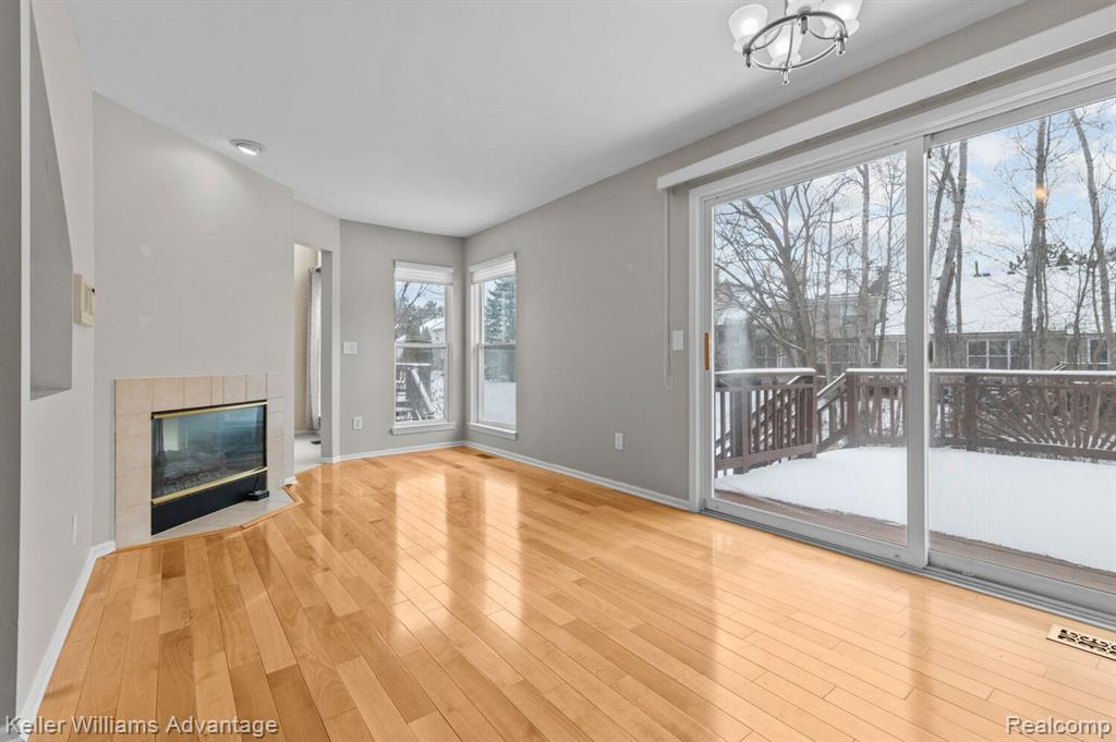 2527 PINE Drive, Wixom, MI 48393 — Photo 10