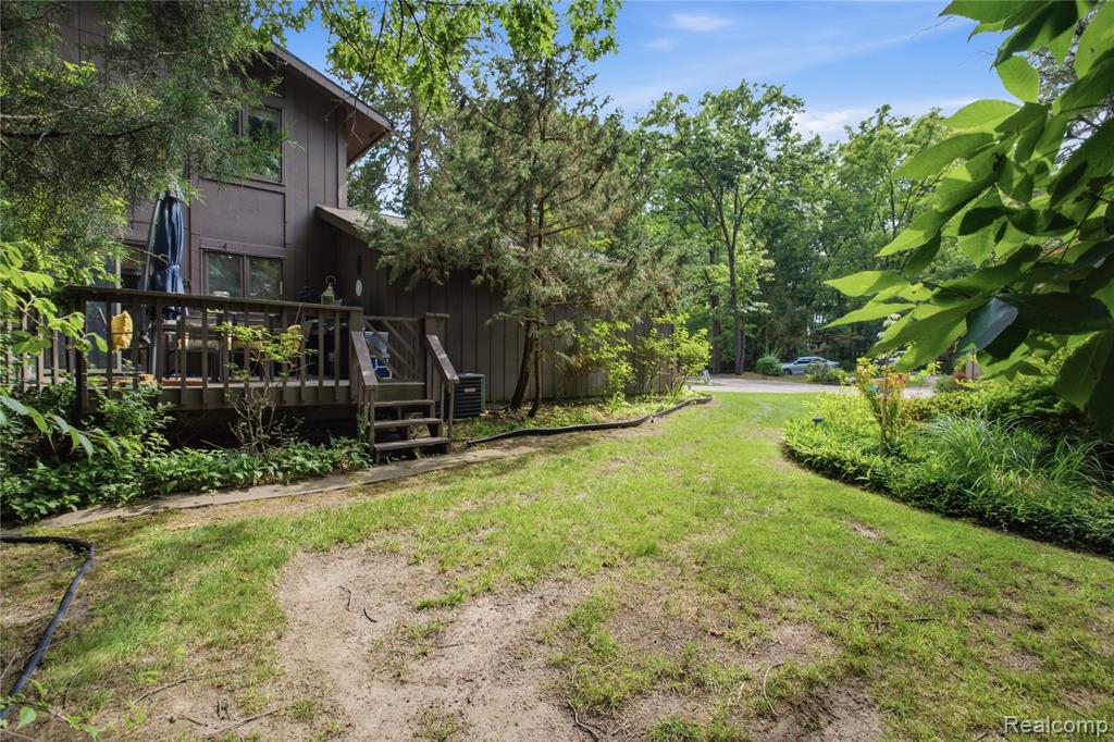 6608 Red Cedar Lane, West Bloomfield, MI 48324 — Photo 34