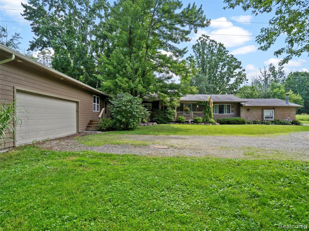 3365 Howland Road, Almont, MI 48003 — Photo 2