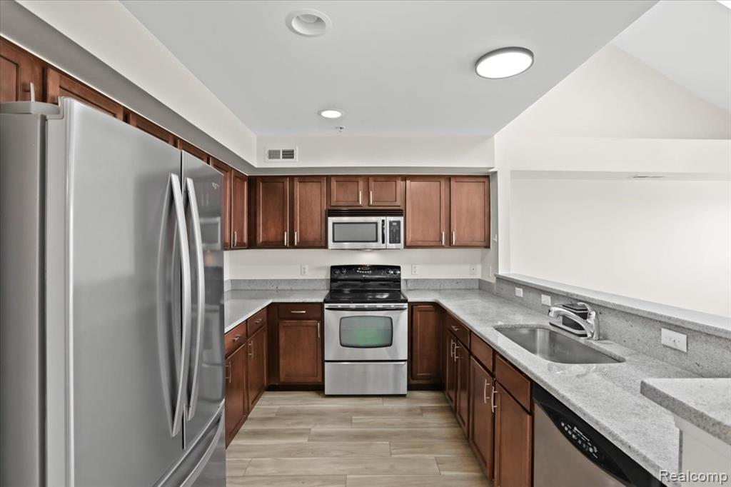1097 Foxboro, 31, Troy, MI 48083 — Photo 10