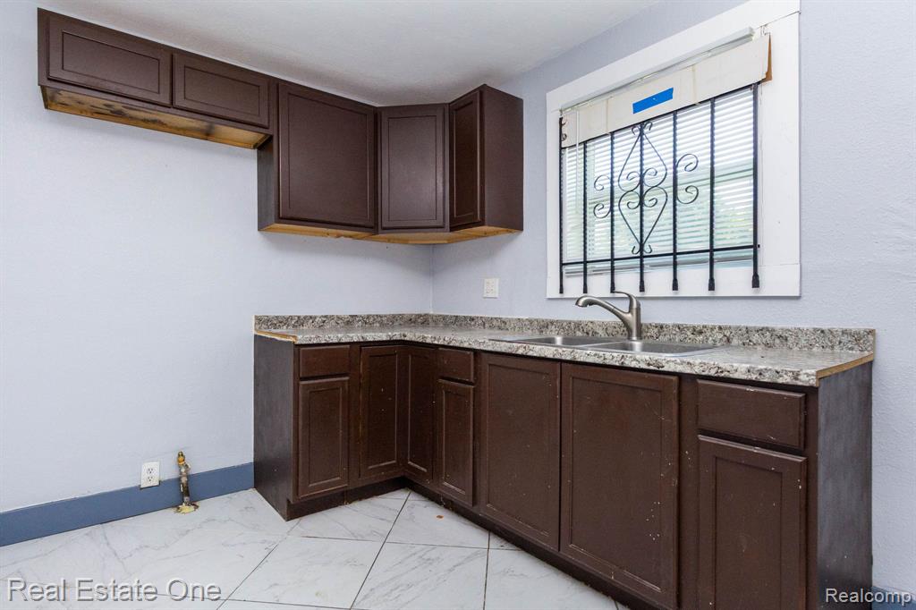 6427 Linsdale Street, Detroit, MI 48204 — Photo 10