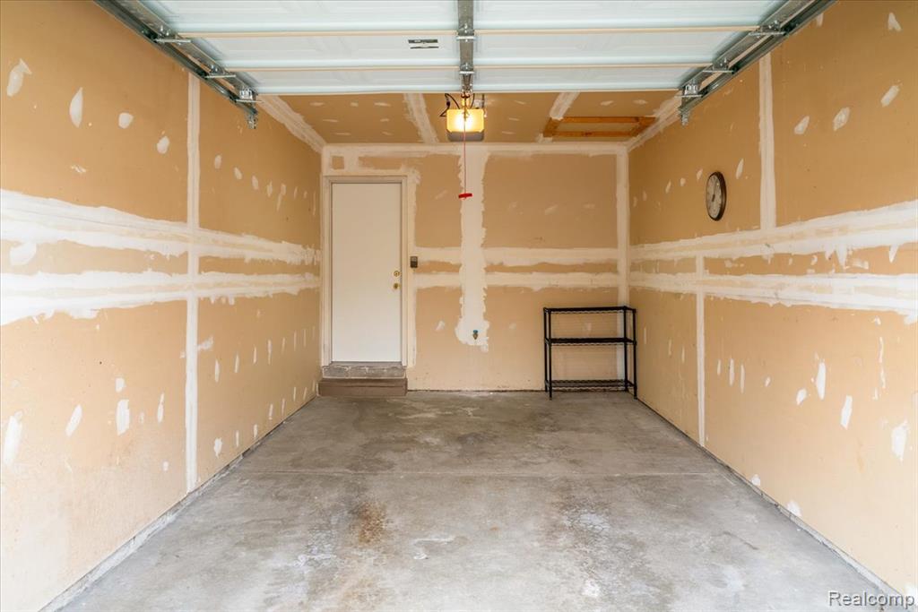 4509 Hunters Circle E, Canton, MI 48188 — Photo 35