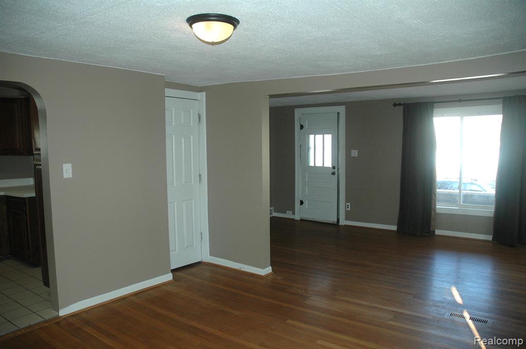 421 CURRY Avenue, Royal Oak, MI 48067 — Photo 3