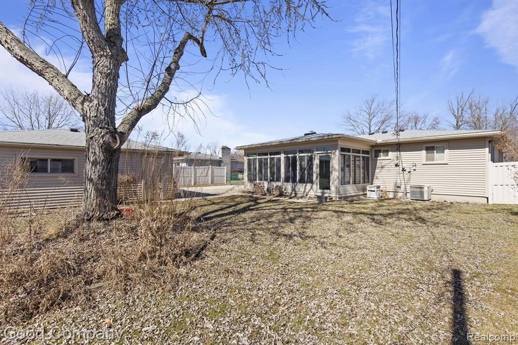 48164 MALLARD Drive, Chesterfield, MI 48047 — Photo 29