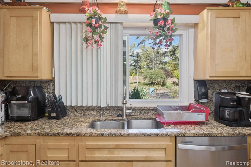 4665 W Maple Road, Bloomfield Hills, MI 48301 — Photo 21
