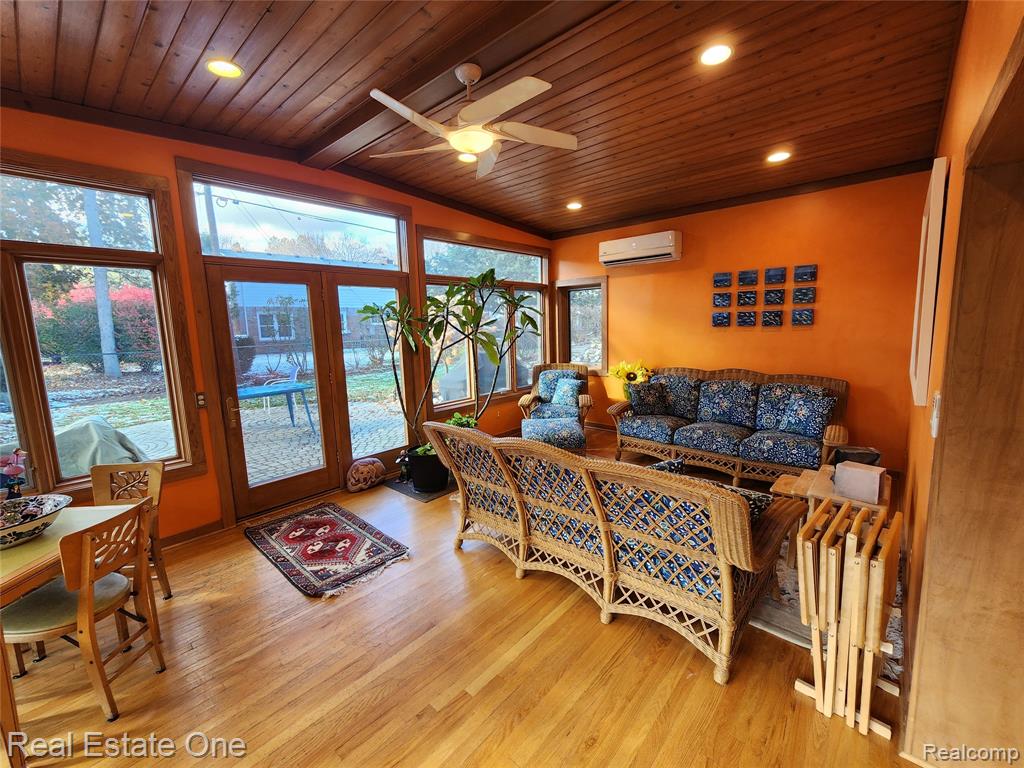 4 season room