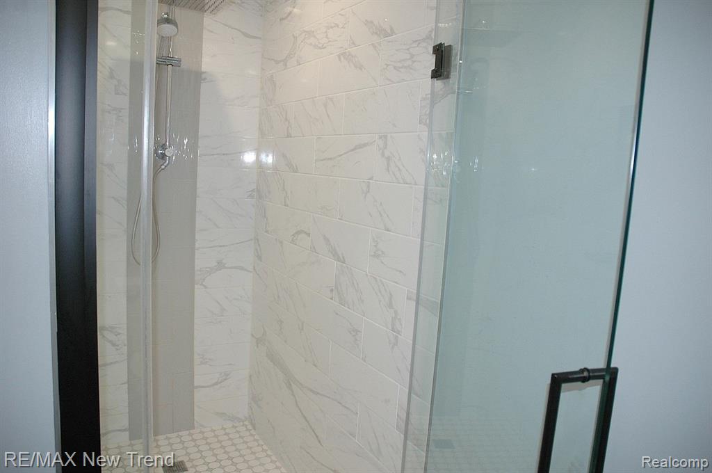 9528 FENHILL Drive, Grand Blanc, MI 48439 — Photo 29