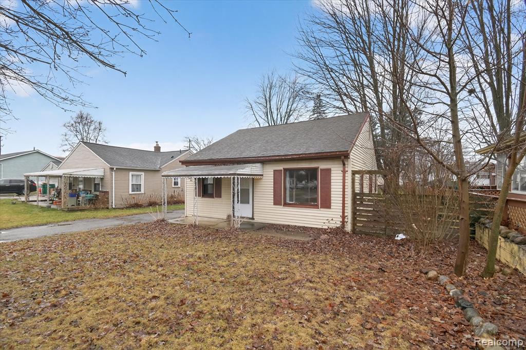 435 E Grand Boulevard, Ypsilanti, MI 48198 — front exterior