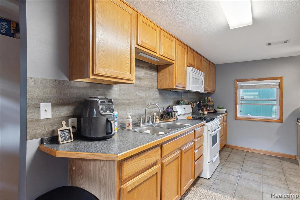 2157 GLENWOOD, Brooklyn, MI 49230 — Photo 7