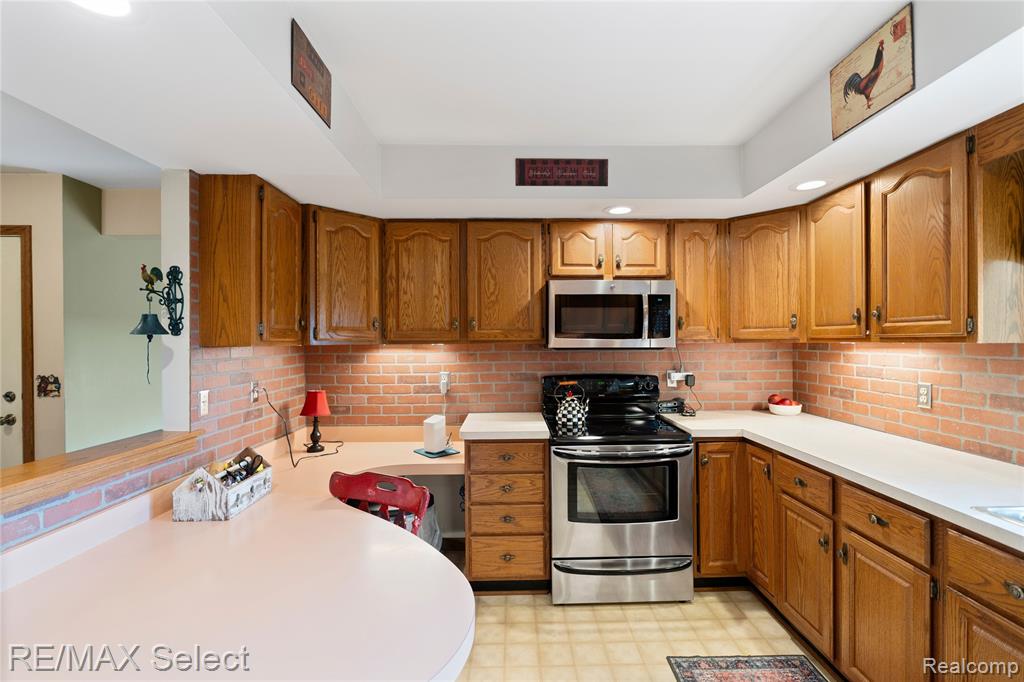 5293 Lin Hill Drive, Swartz Creek, MI 48473 — Photo 11
