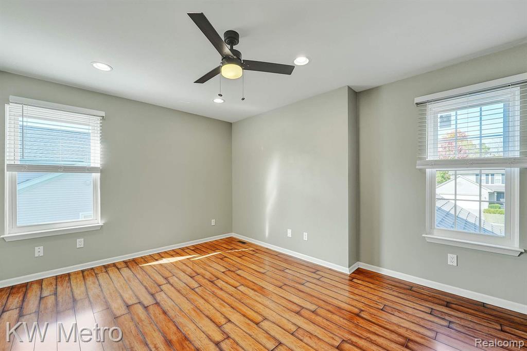 8590 BARRINGTON Drive, Ypsilanti, MI 48198 — Photo 37