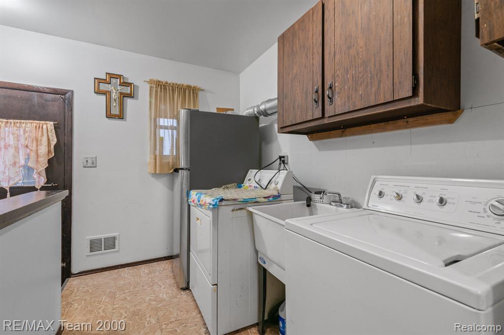 40220 Walter Drive, Sterling Heights, MI 48310 — Photo 12