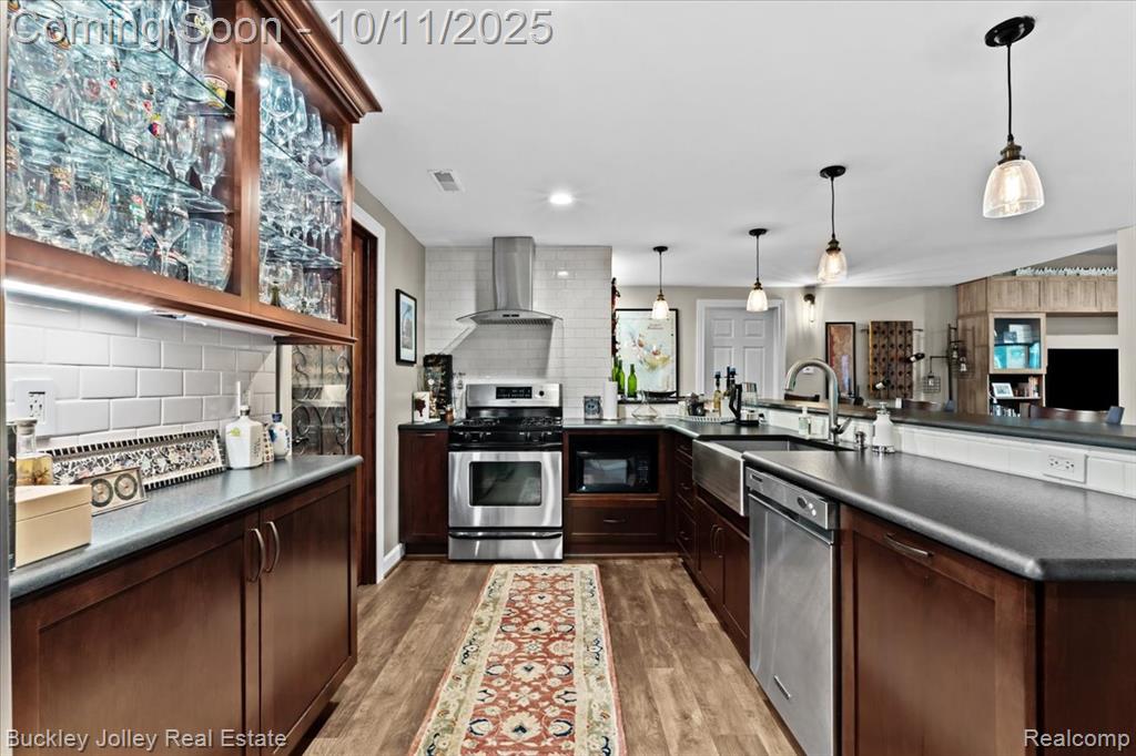 9430 Sheltering Oaks Drive, Brighton, MI 48114 — Photo 25